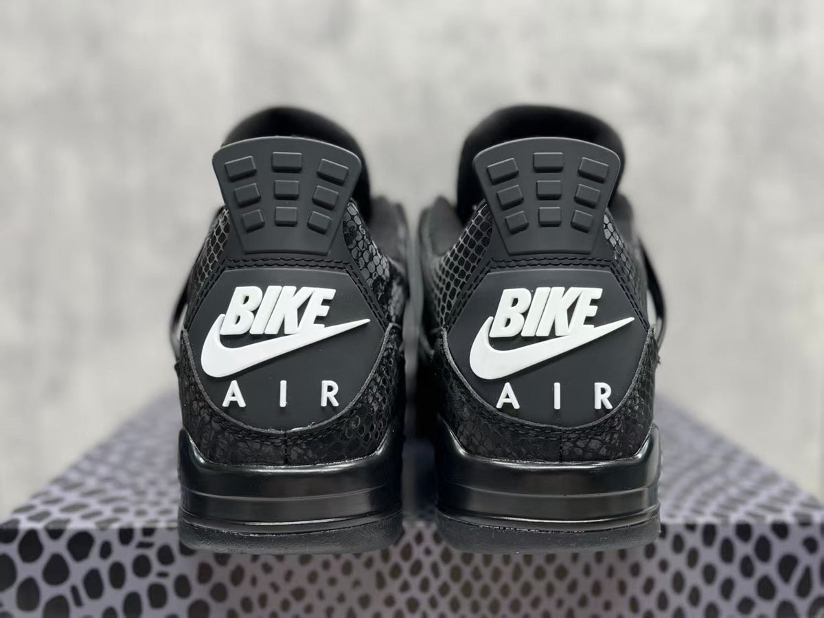 Air Jordan 4 Retro 2025 "Black Cat"