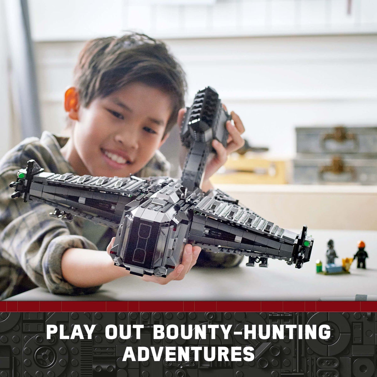Buildable Toy Starship with Minifigure and Droid Figure O4488