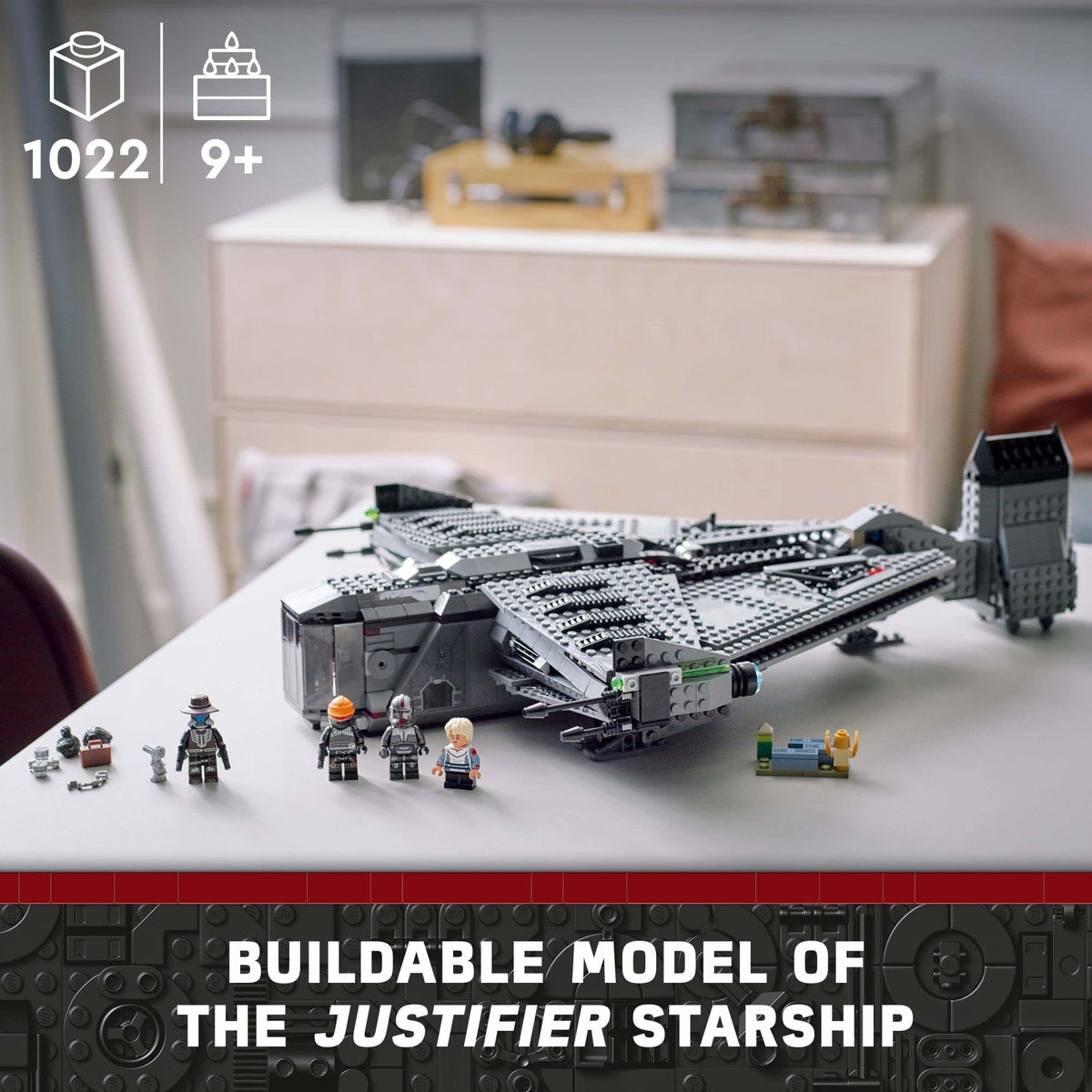Buildable Toy Starship with Minifigure and Droid Figure O4488